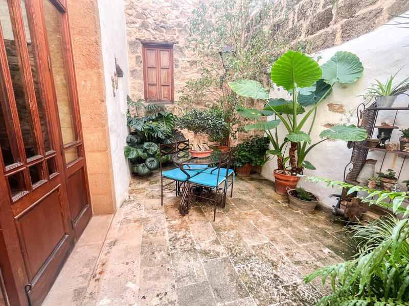 7 bedroom Villa for sale