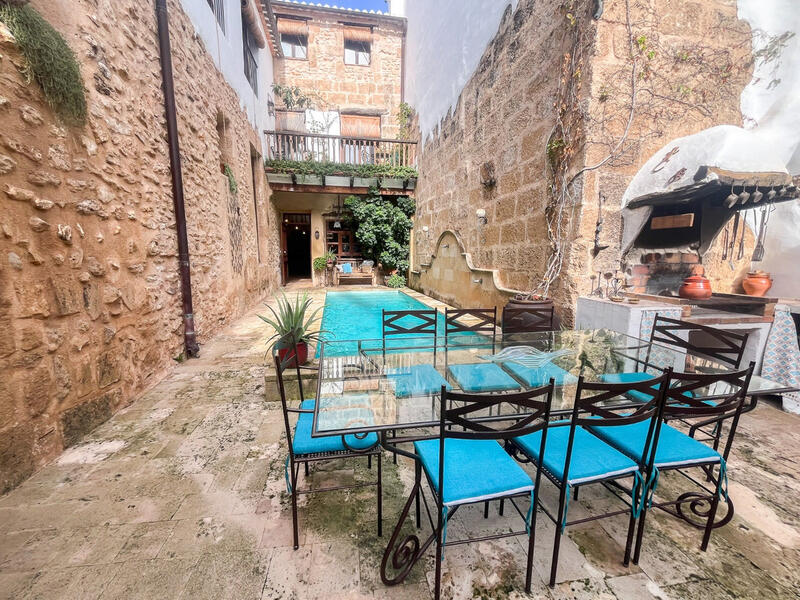 7 bedroom Villa for sale