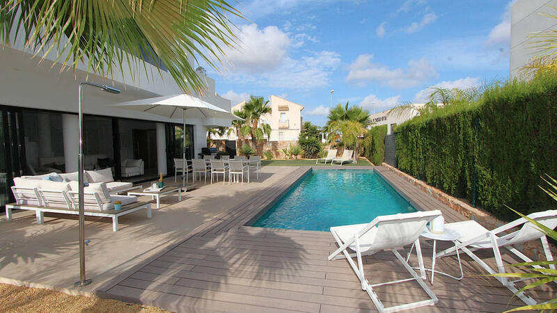 3 спальная комната вилла продается