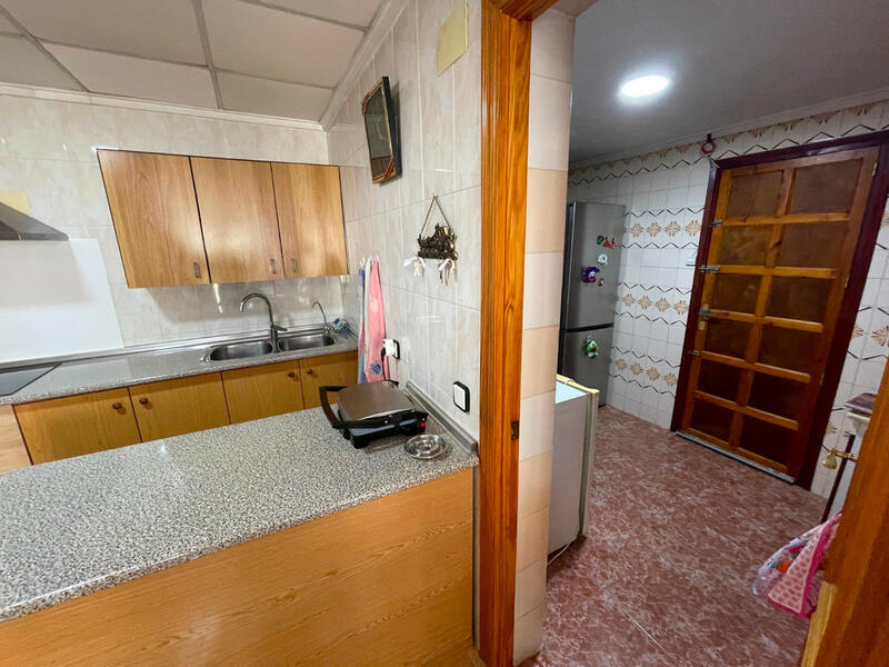 4 slaapkamer Gezinswoning Te koop