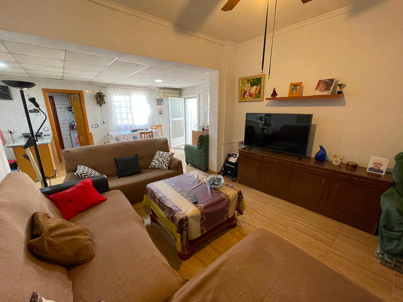 4 slaapkamer Gezinswoning Te koop