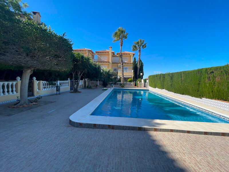 4 slaapkamer Villa Te koop