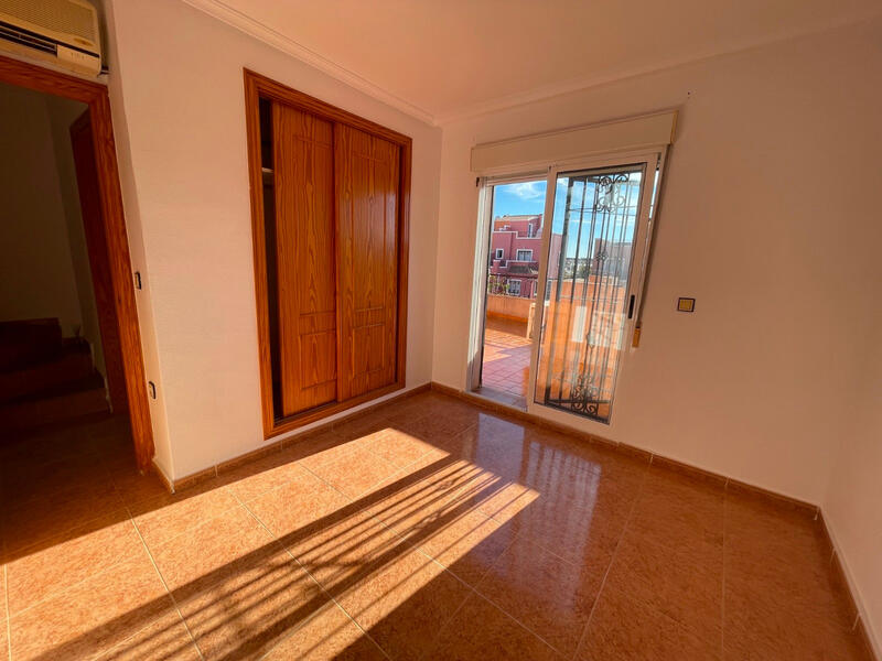 3 slaapkamer Gezinswoning Te koop