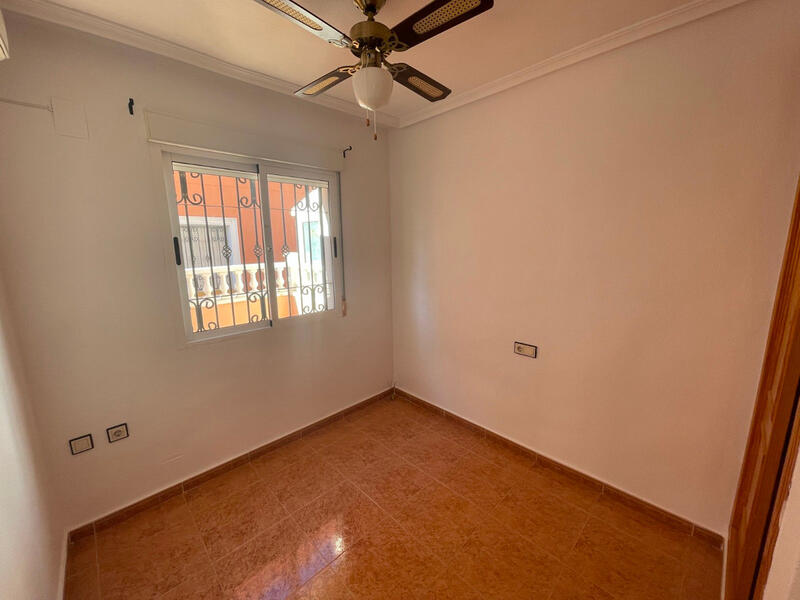 3 slaapkamer Gezinswoning Te koop