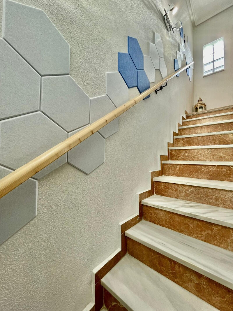 3 спальная комната городская тюрьма продается