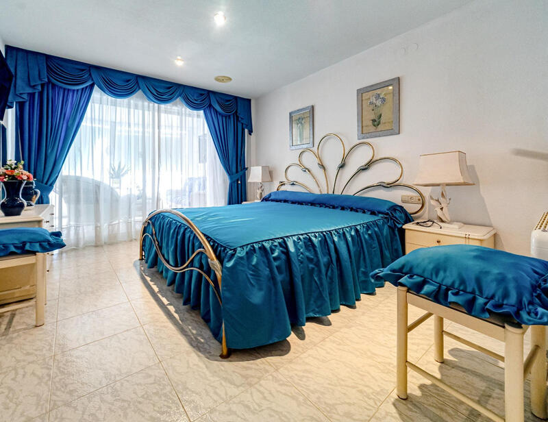 4 bedroom Apartment for sale