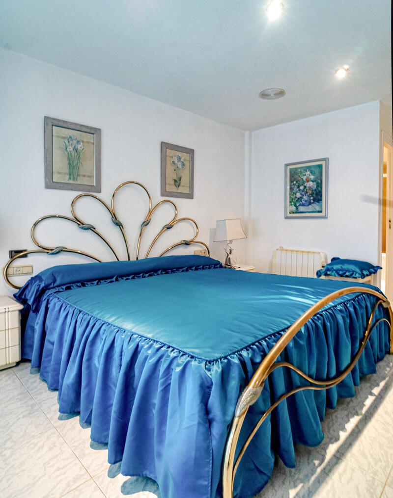 4 bedroom Apartment for sale