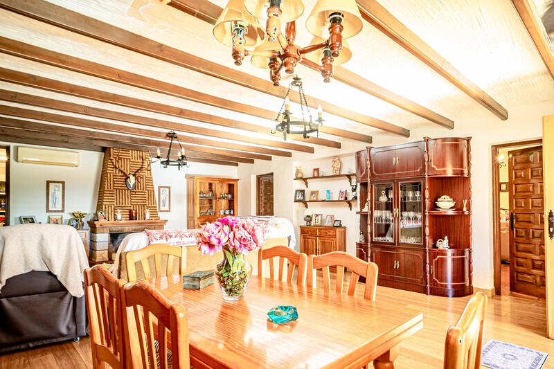 5 bedroom Villa for sale