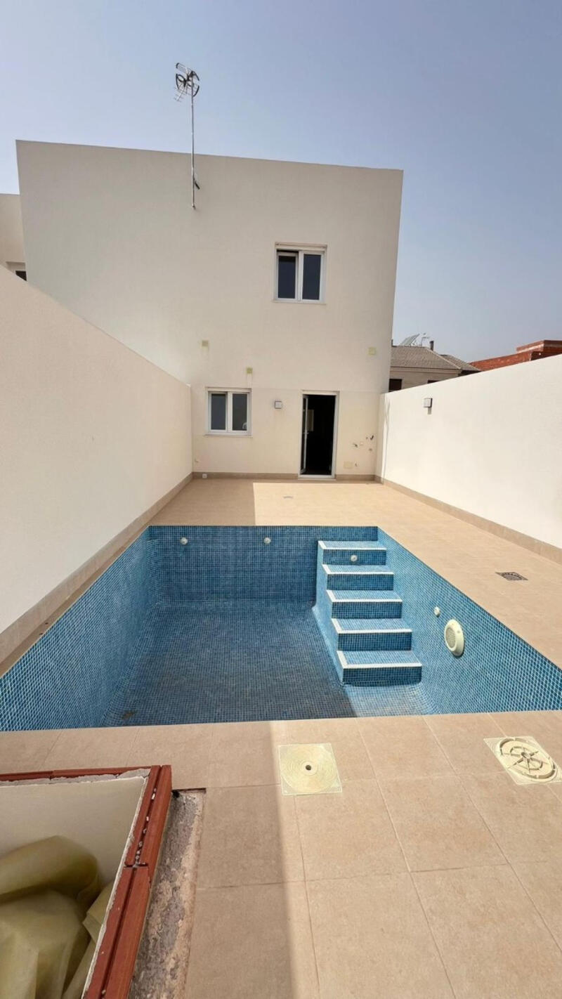 3 bedroom Townhouse for sale