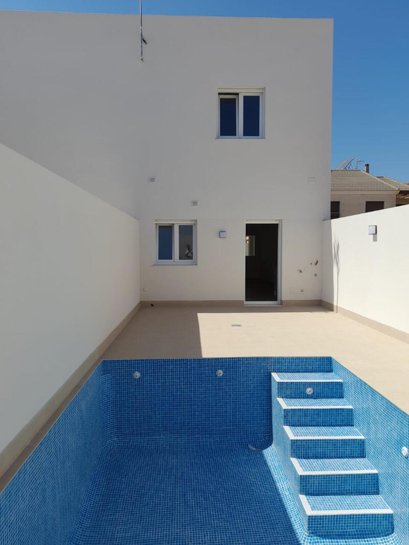 3 bedroom Townhouse for sale