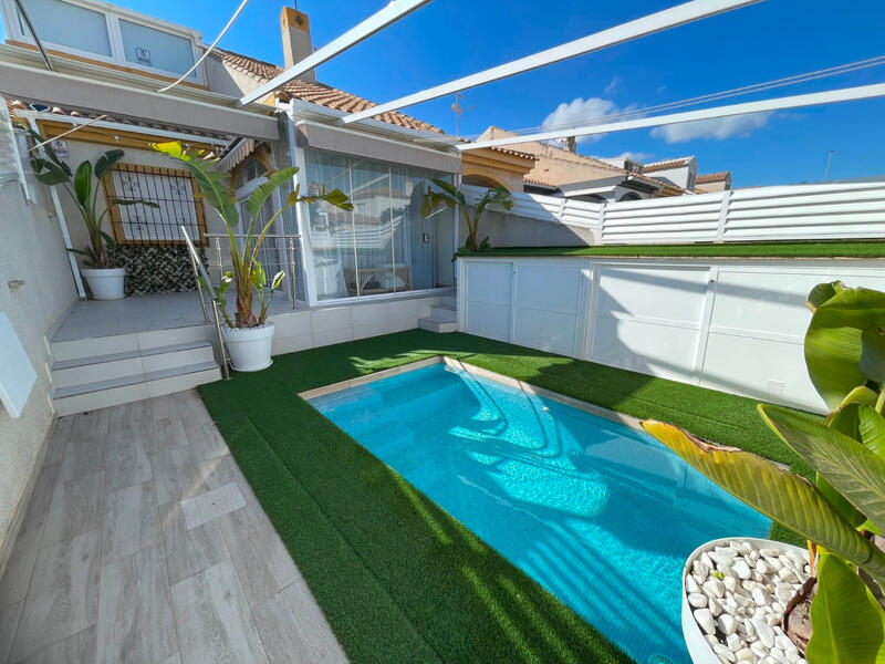 Townhouse for sale in Pilar de la Horadada, Alicante