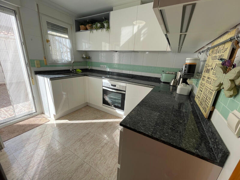 3 slaapkamer Gezinswoning Te koop