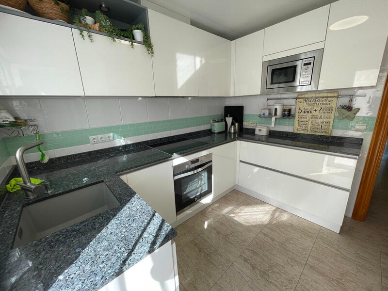 3 slaapkamer Gezinswoning Te koop