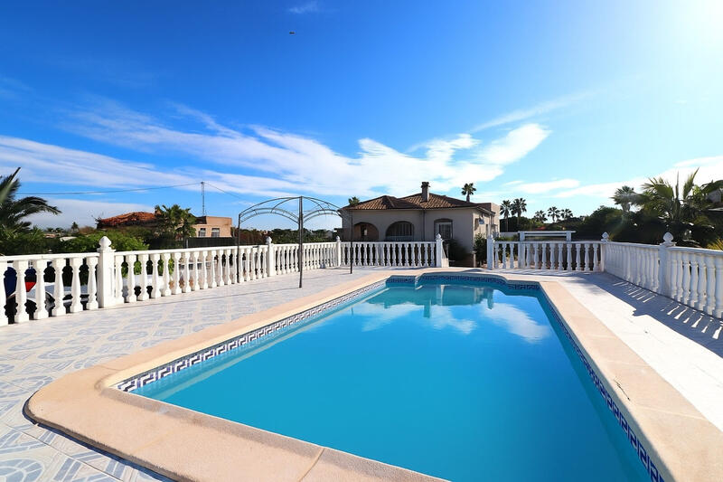 Villa for sale in Catral, Alicante