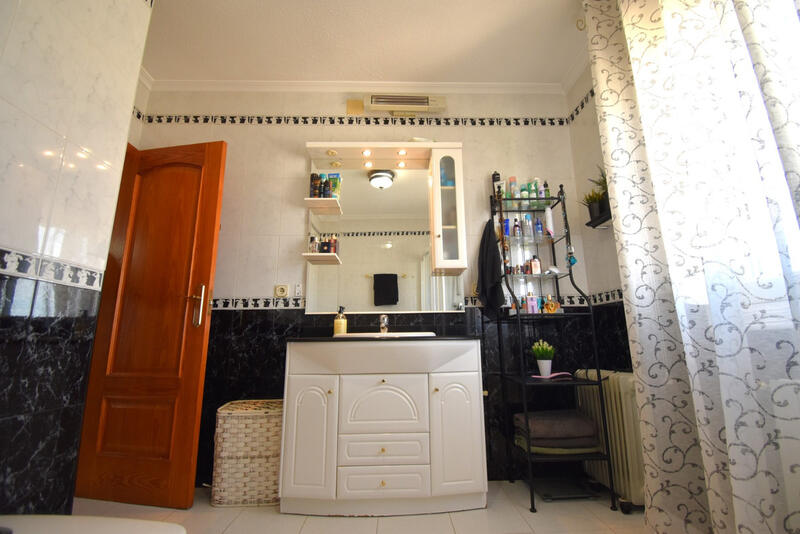 4 Schlafzimmer Villa zu verkaufen