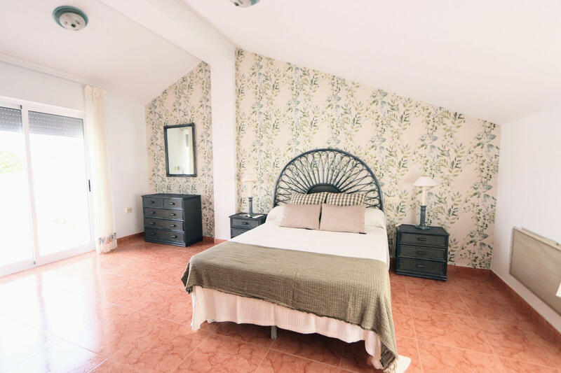 4 Schlafzimmer Stadthaus zu verkaufen