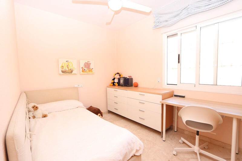 3 Schlafzimmer Stadthaus zu verkaufen