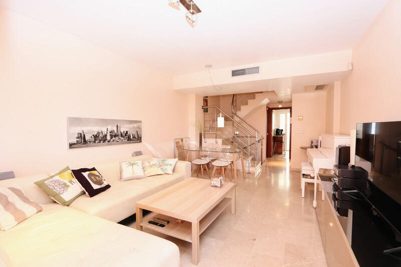 3 Schlafzimmer Stadthaus zu verkaufen