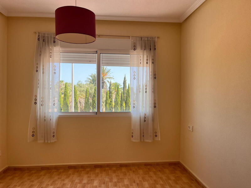 3 slaapkamer Gezinswoning Te koop