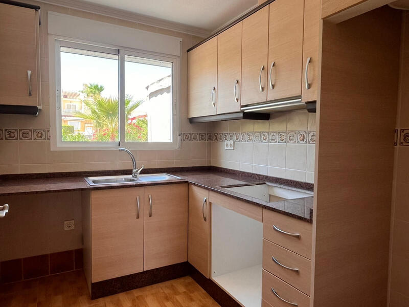 3 slaapkamer Gezinswoning Te koop