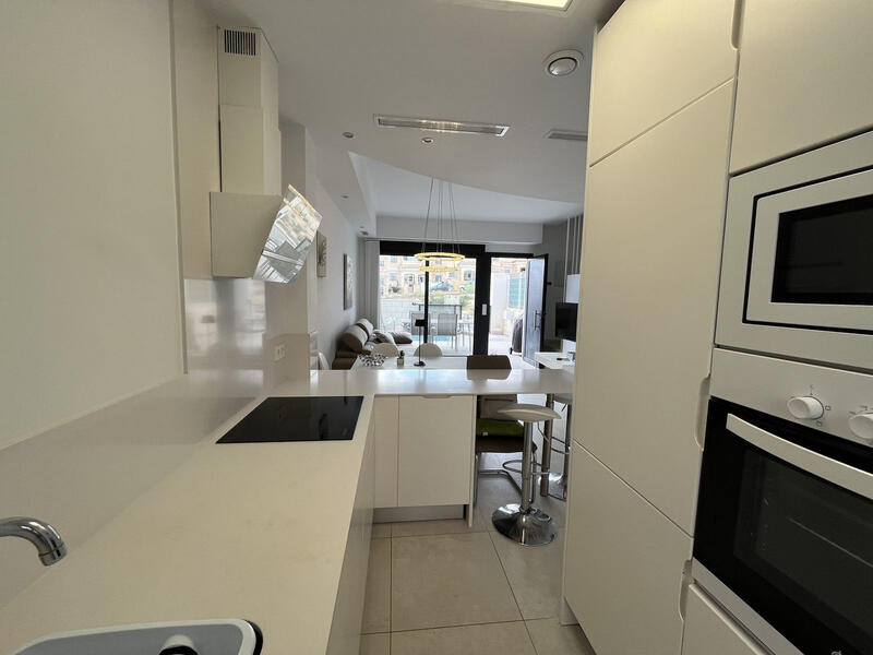 3 Schlafzimmer Stadthaus zu verkaufen