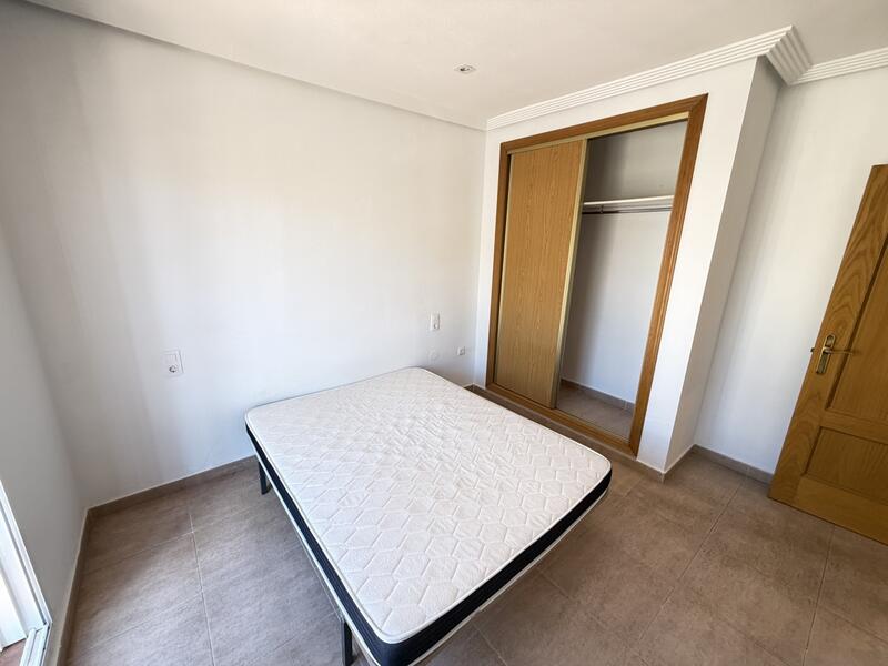 2 slaapkamer Gezinswoning Te koop