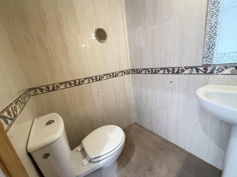 2 slaapkamer Gezinswoning Te koop