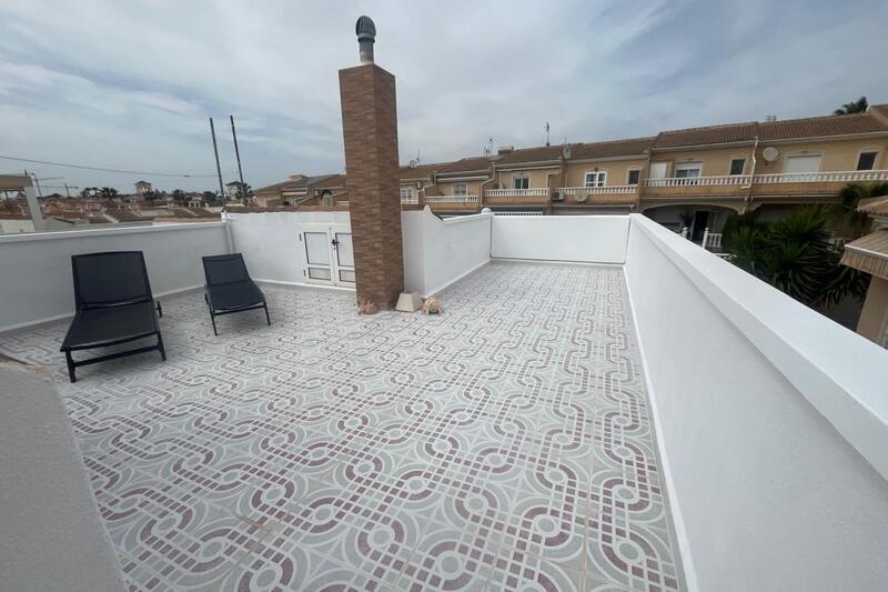 2 bedroom Townhouse for sale