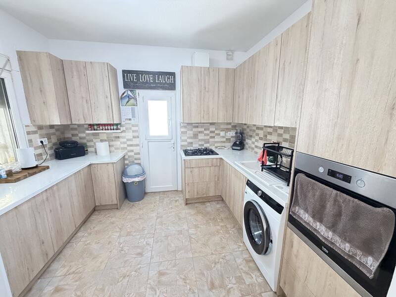 2 спальная комната городская тюрьма продается