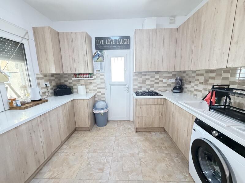 2 спальная комната городская тюрьма продается