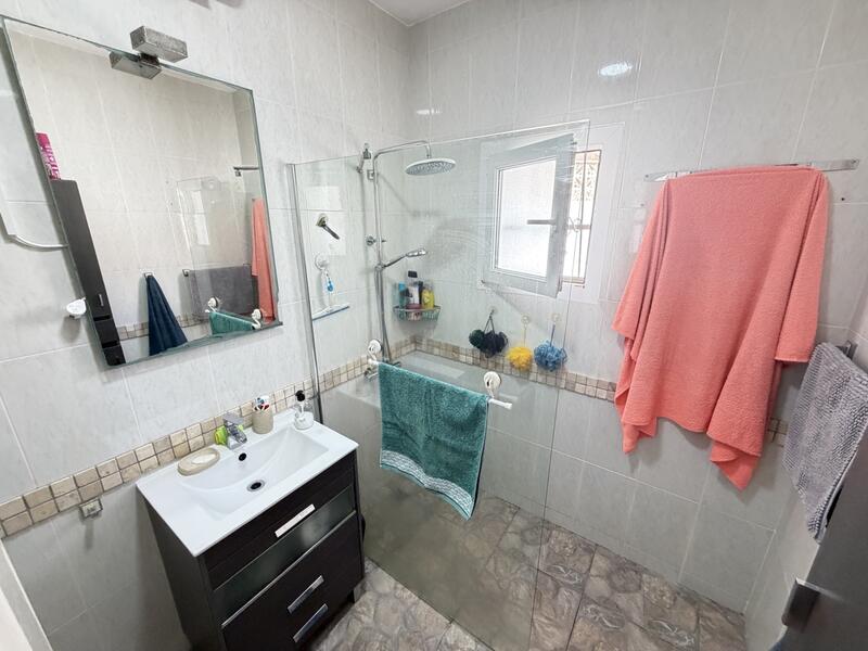 2 спальная комната городская тюрьма продается