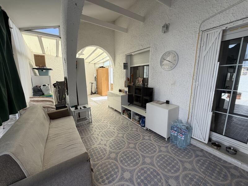 2 спальная комната городская тюрьма продается