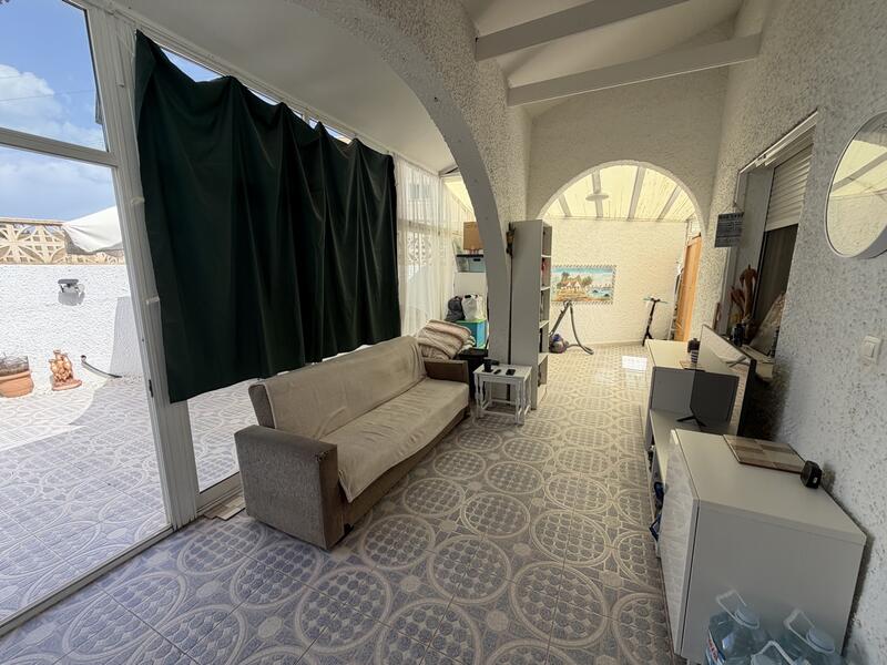 2 спальная комната городская тюрьма продается