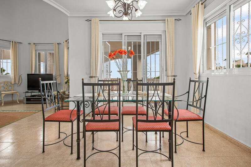 4 Cuarto Villa en venta