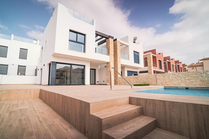 Villa till salu i Punta Prima, Alicante