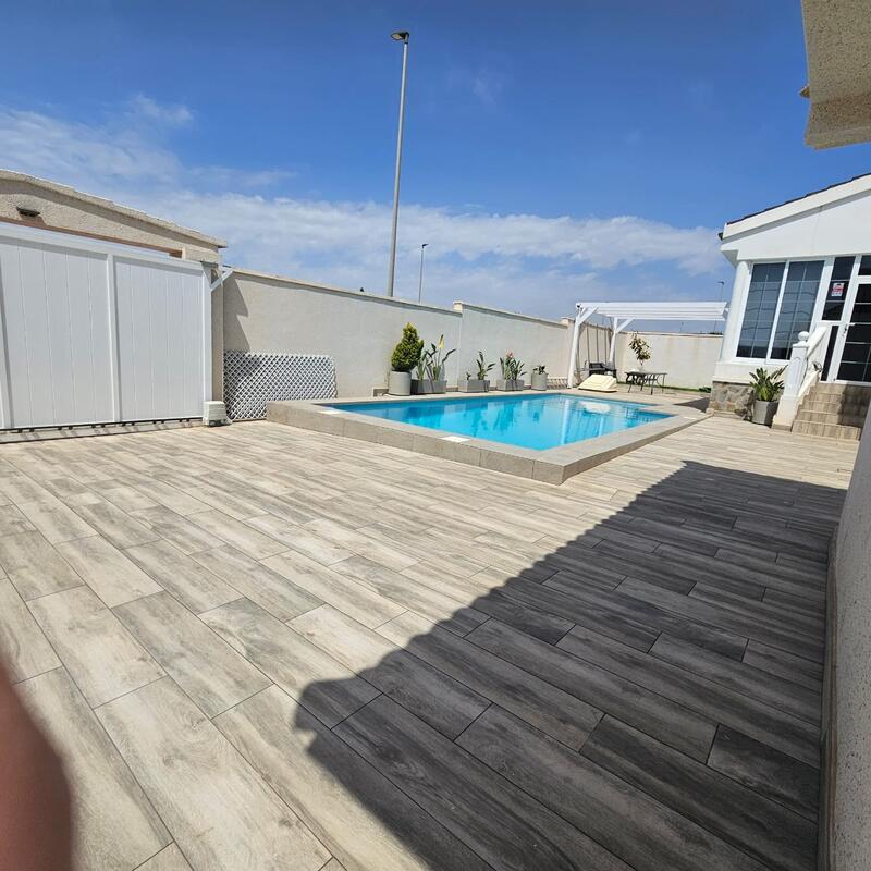4 Cuarto Villa en venta