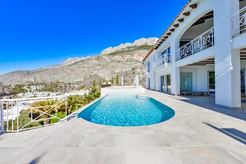 Villa for sale in Altea, Alicante
