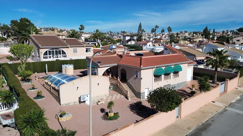 Villa for sale in Ciudad Quesada, Alicante