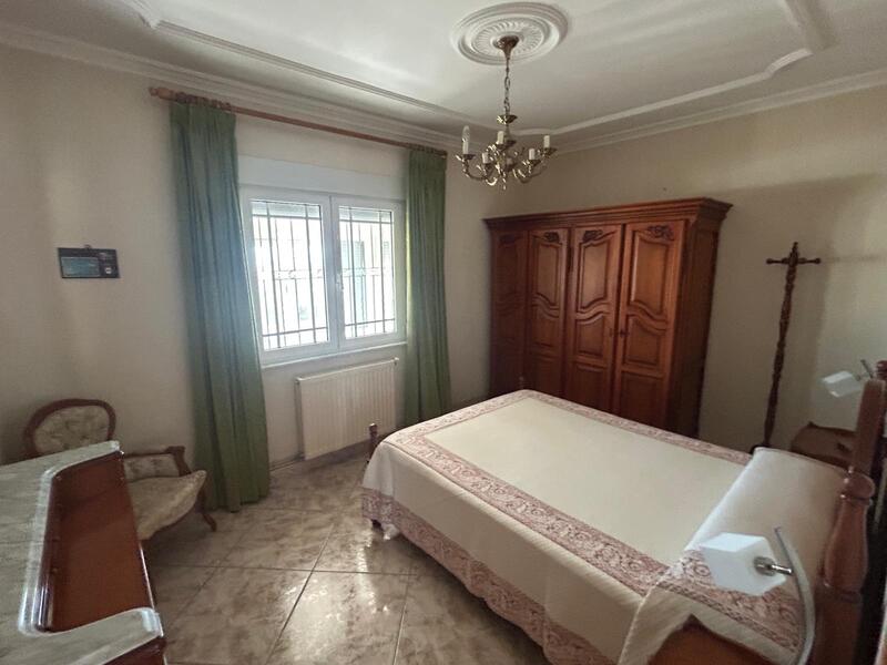 6 bedroom Villa for sale