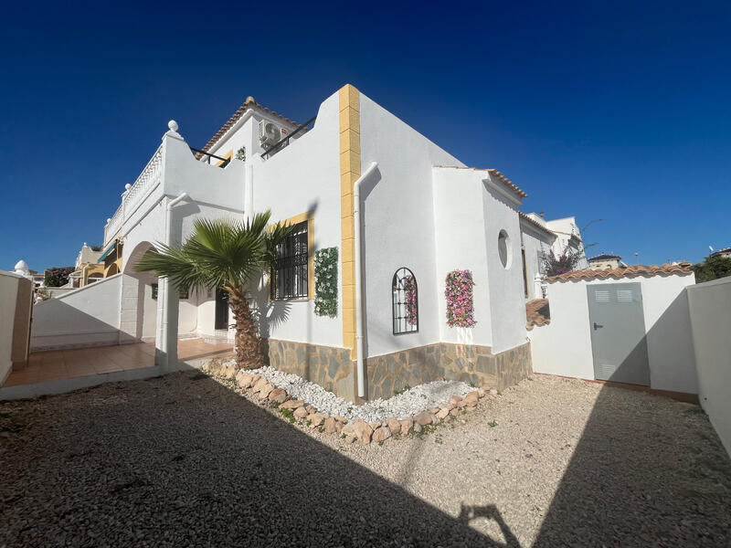 3 bedroom Townhouse for sale