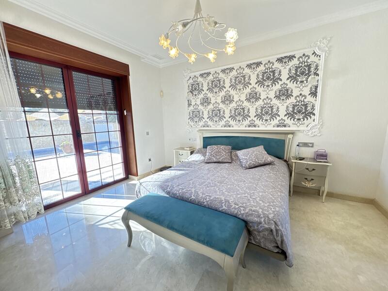 4 Cuarto Villa en venta