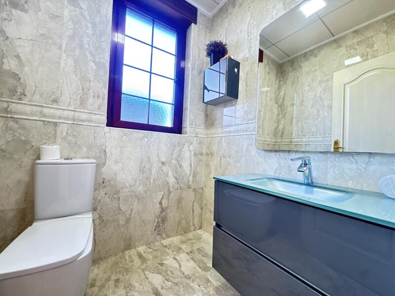 4 Cuarto Villa en venta