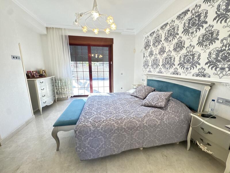 4 Cuarto Villa en venta