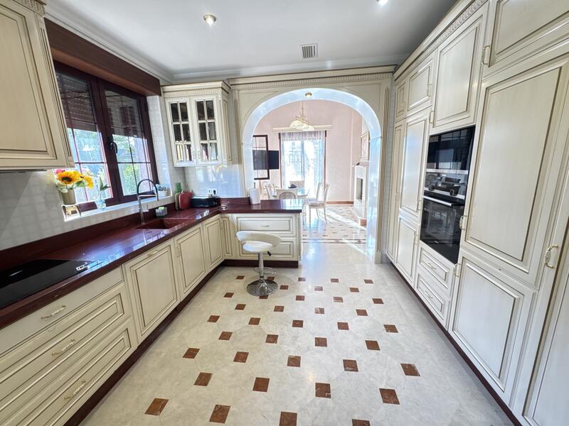 4 Cuarto Villa en venta