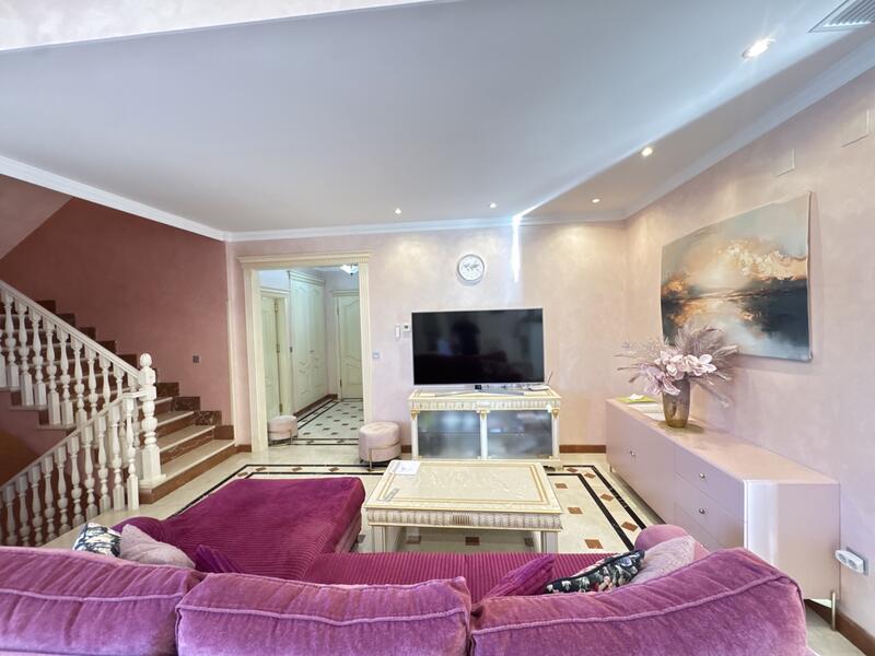 4 Cuarto Villa en venta