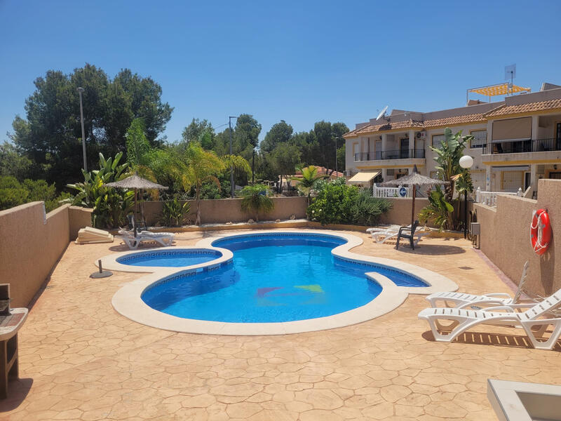 Gezinswoning Te koop in Algorfa, Alicante