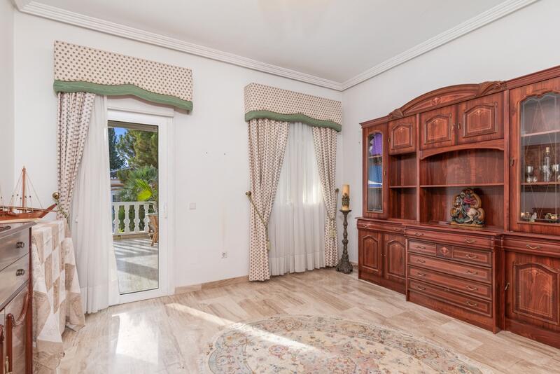 5 bedroom Villa for sale