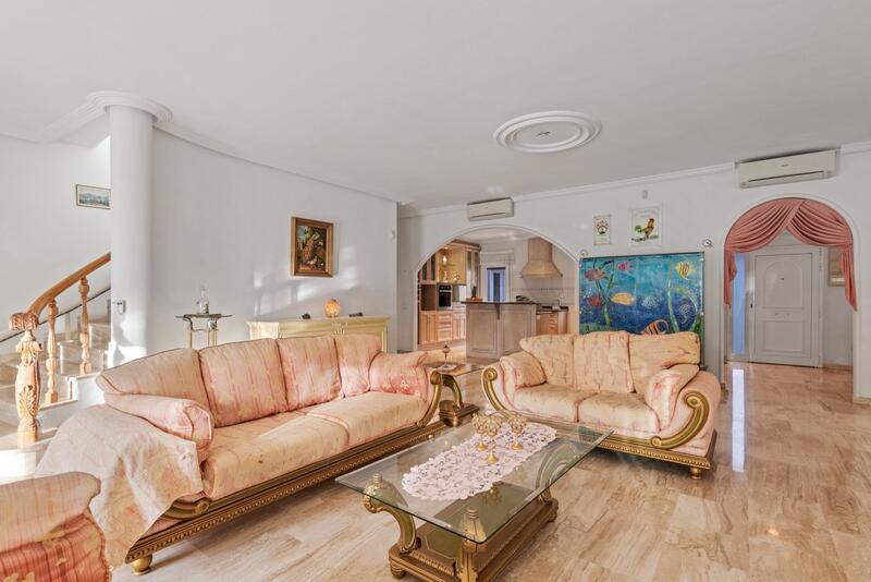 5 bedroom Villa for sale