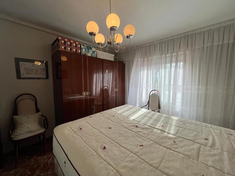 4 slaapkamer Gezinswoning Te koop