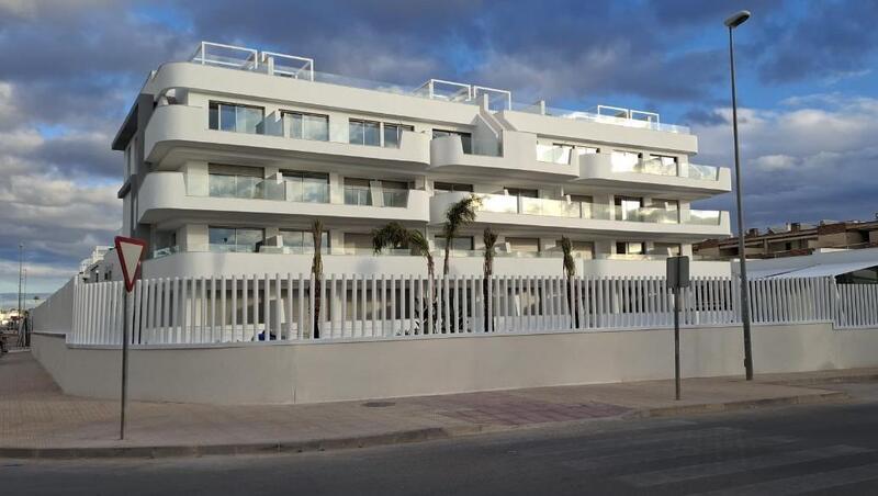 квартира продается в Cabo Roig, Alicante